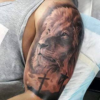 tatuaje leon para hombre 36