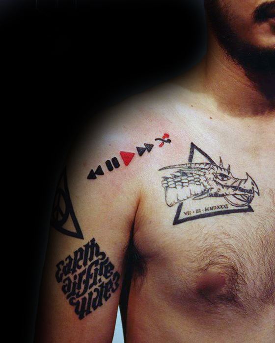 tatuaje musical simple para hombre 22