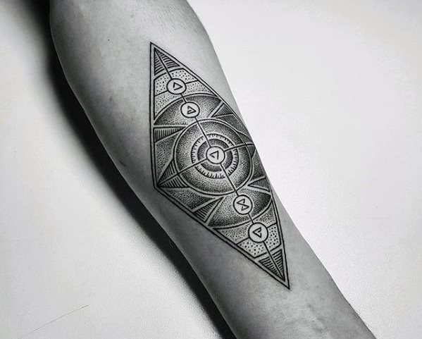 tatuaje pequeno perfecto para hombre 03