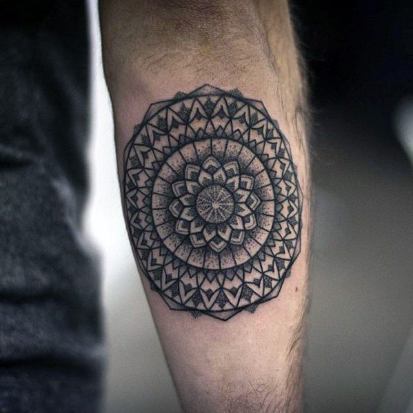 tatuaje pequeno perfecto para hombre 07