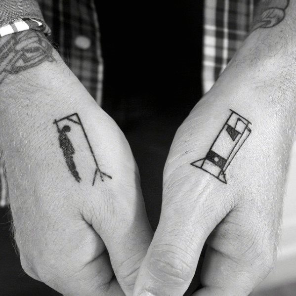 tatuaje pequeno perfecto para hombre 11