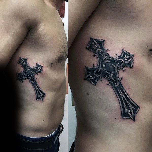 tatuaje preciosa cruz para hombre 12