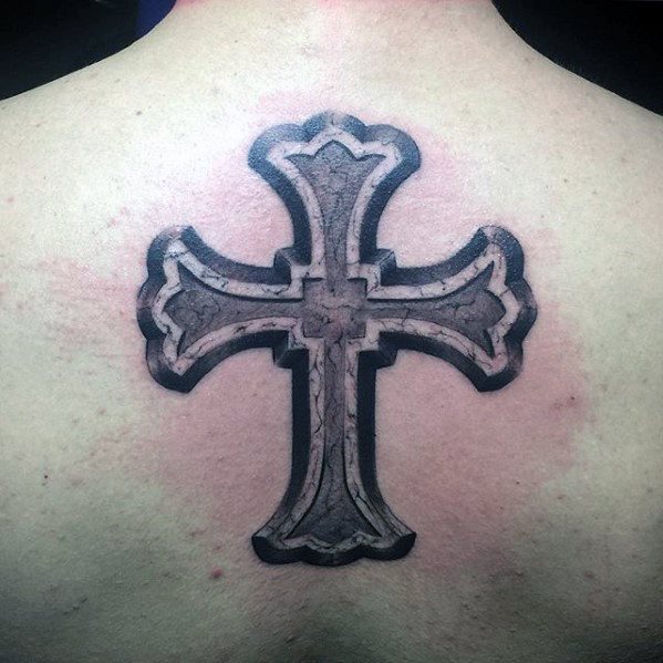 tatuaje preciosa cruz para hombre 39