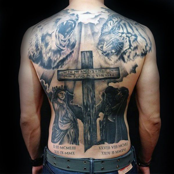 tatuaje preciosa cruz para hombre 41