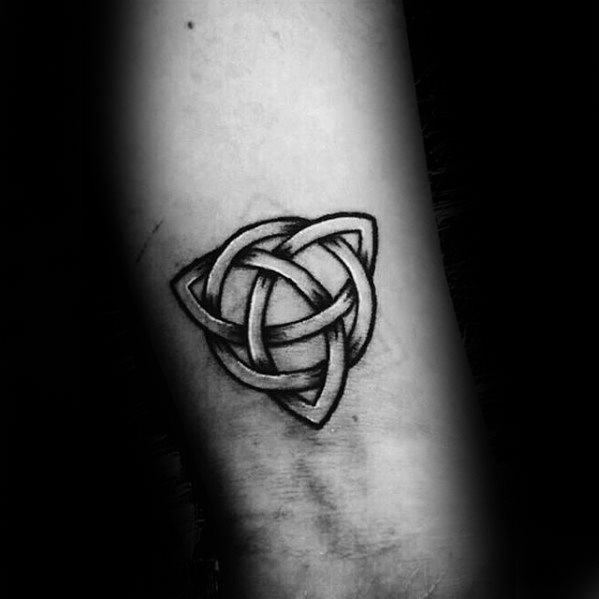 tatuaje simple antebrazo para hombre 02
