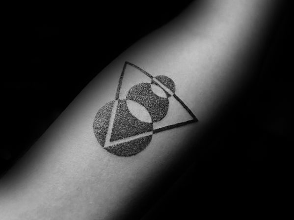tatuaje simple antebrazo para hombre 10