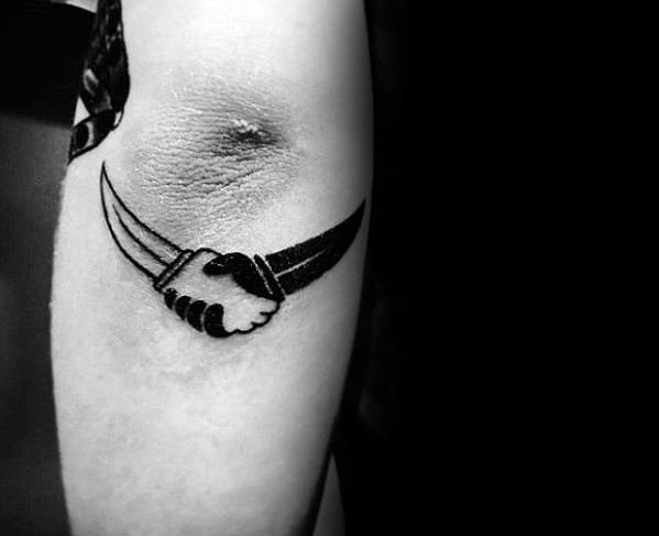 tatuaje simple antebrazo para hombre 12