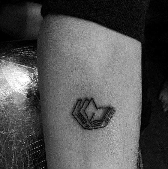 tatuaje simple antebrazo para hombre 29