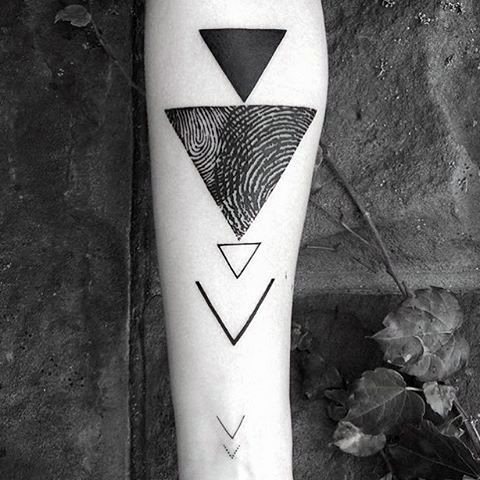 tatuaje simple antebrazo para hombre 39