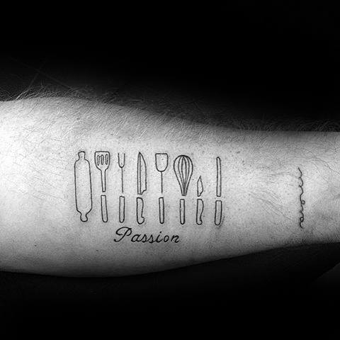 tatuaje simple antebrazo para hombre 41