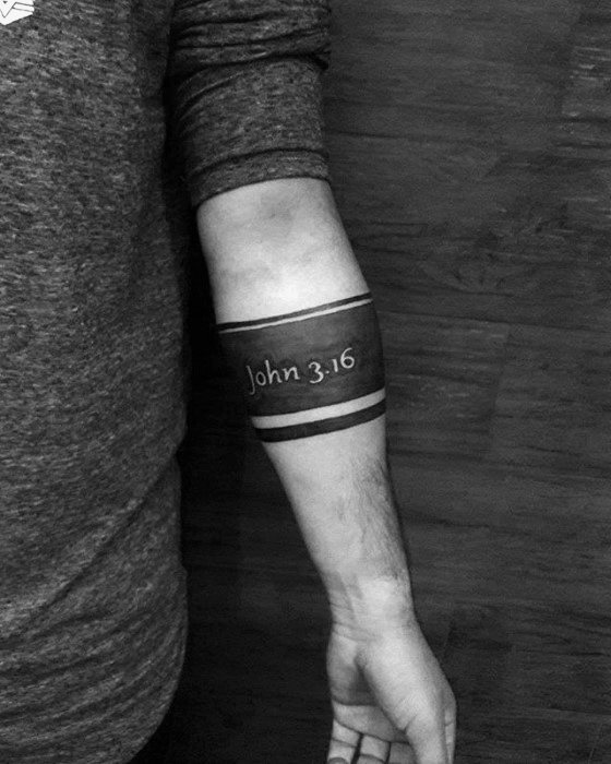 tatuaje simple cristiano para hombre 06