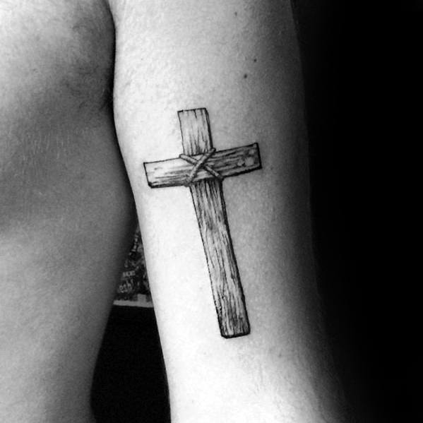 tatuaje simple cristiano para hombre 27