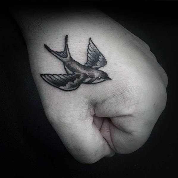 tatuaje simple mano para hombre 25