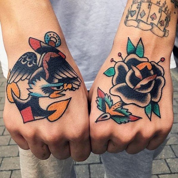 tatuaje simple mano para hombre 51