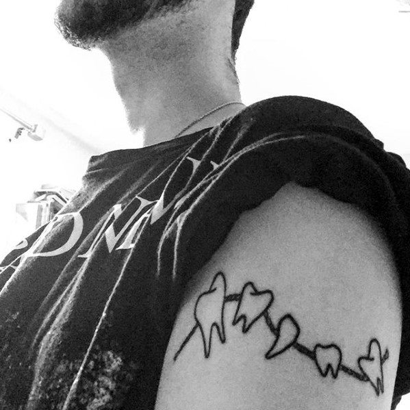tatuaje simple para chico 25