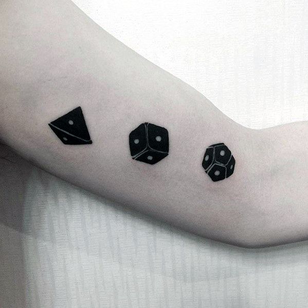 tatuaje simple para chico 33