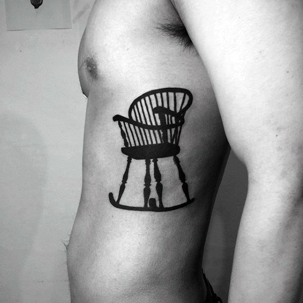 tatuaje simple pecho para hombre 19
