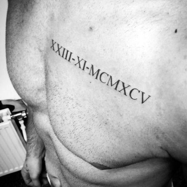 tatuaje simple pecho para hombre 20
