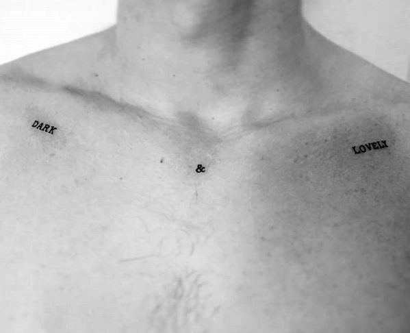 tatuaje simple pecho para hombre 31