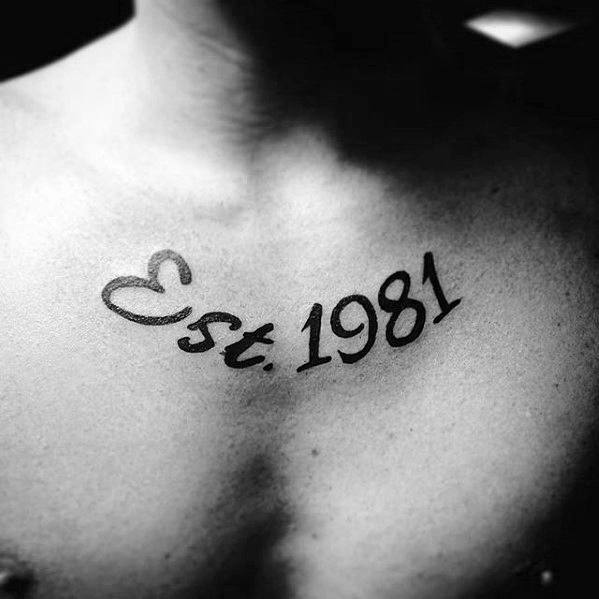 tatuaje simple pecho para hombre 39