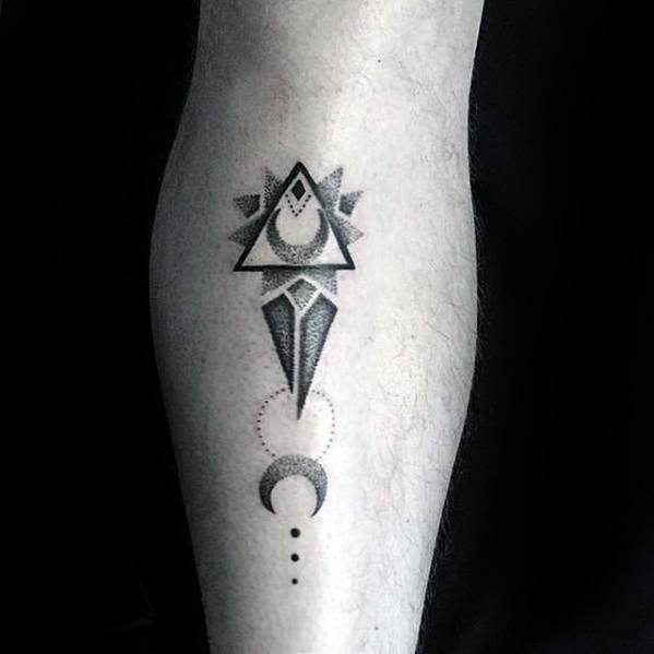 tatuaje simple pierna para hombre 05