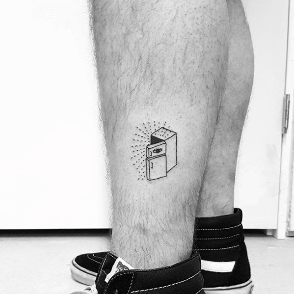 tatuaje simple pierna para hombre 08