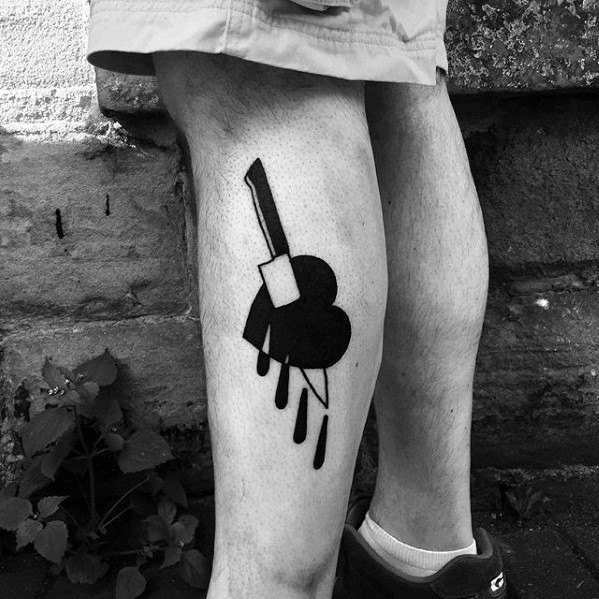 tatuaje simple pierna para hombre 11