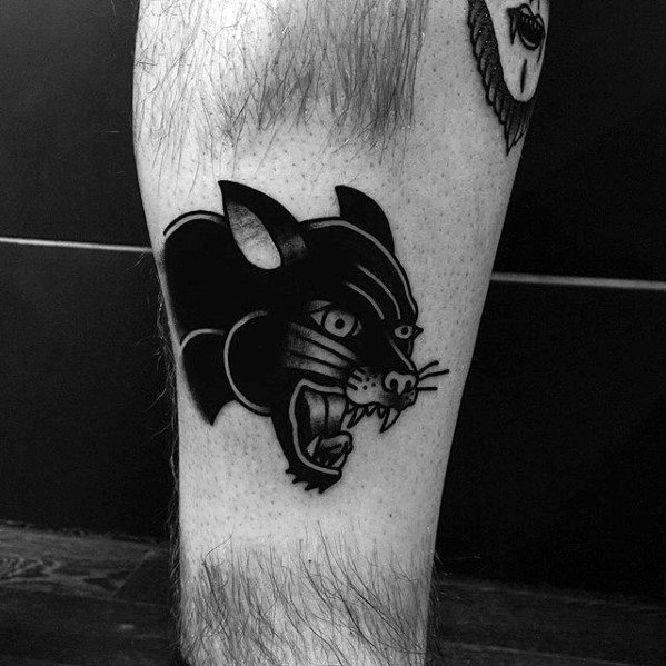 tatuaje simple pierna para hombre 24