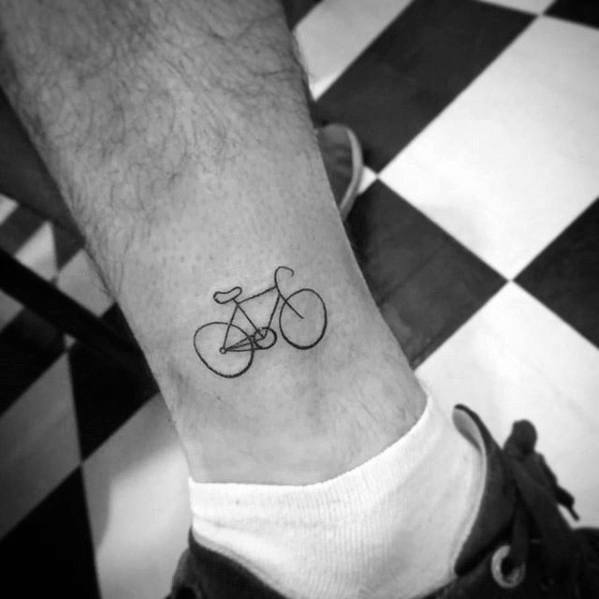 tatuaje simple pierna para hombre 25