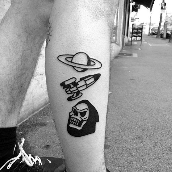 tatuaje simple pierna para hombre 35