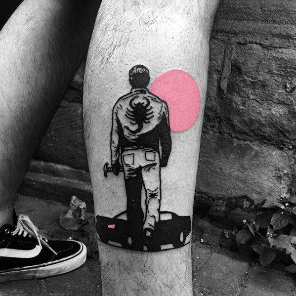 tatuaje simple pierna para hombre 36