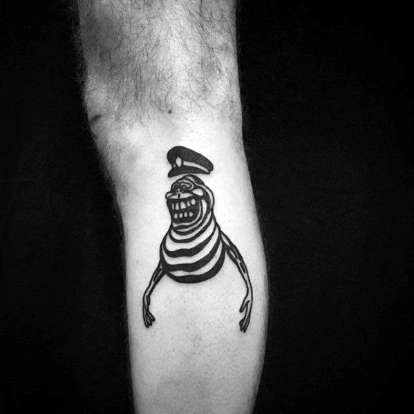 tatuaje simple pierna para hombre 42