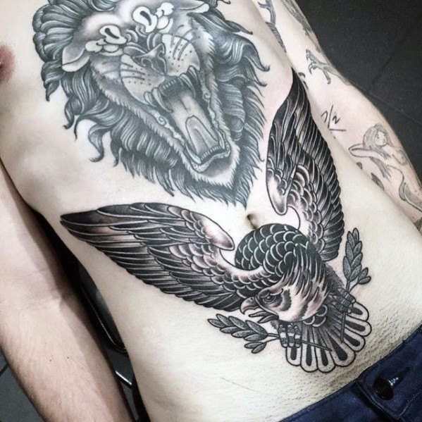 tatuaje tradicional pajaro para hombre 29