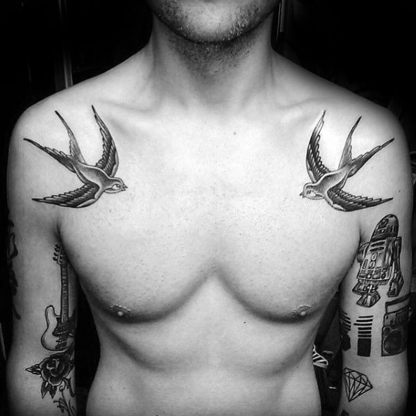 tatuaje tradicional pajaro para hombre 33