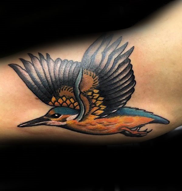 tatuaje tradicional pajaro para hombre 39