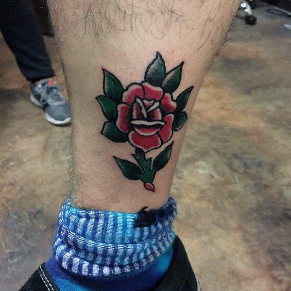 tatuaje tradicional simple para hombre 14