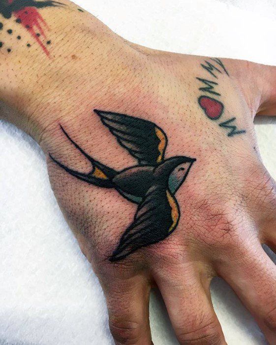 tatuaje tradicional simple para hombre 18