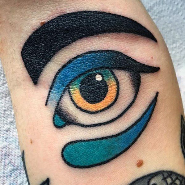 tatuaje tradicional simple para hombre 24