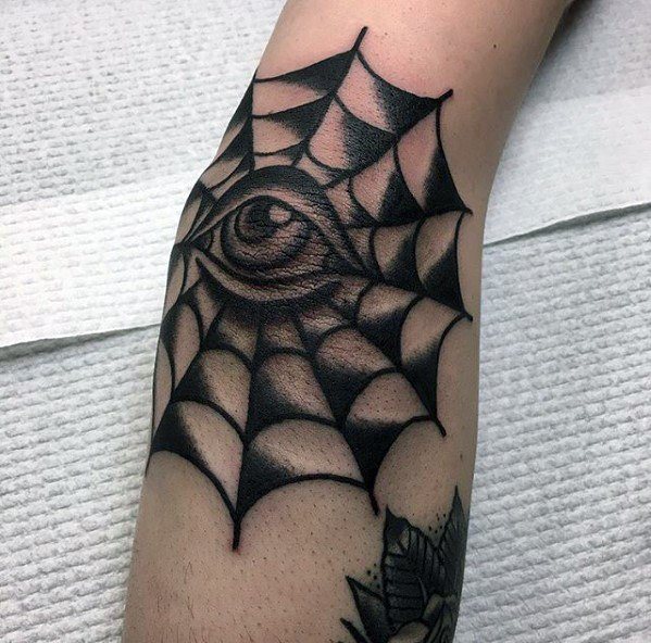 tatuaje tradicional simple para hombre 26