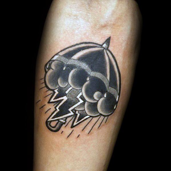 tatuaje tradicional simple para hombre 40