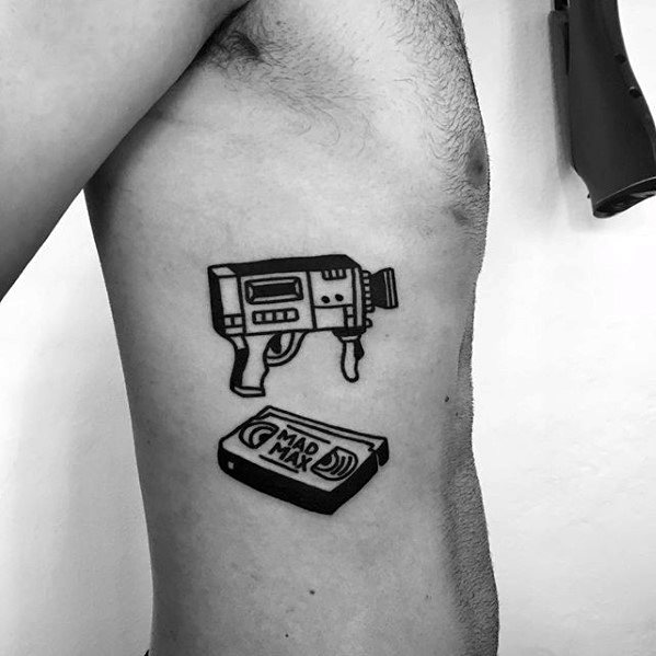 buen tatuaje y simple para hombre 02