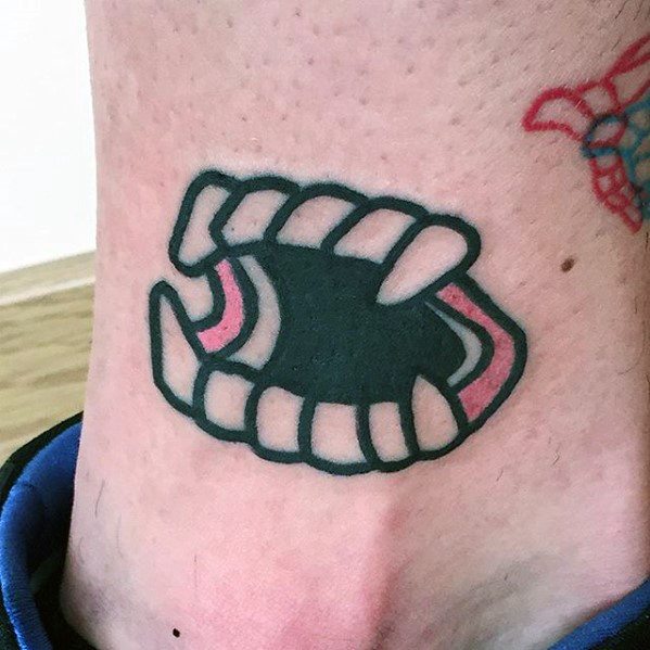 buen tatuaje y simple para hombre 06