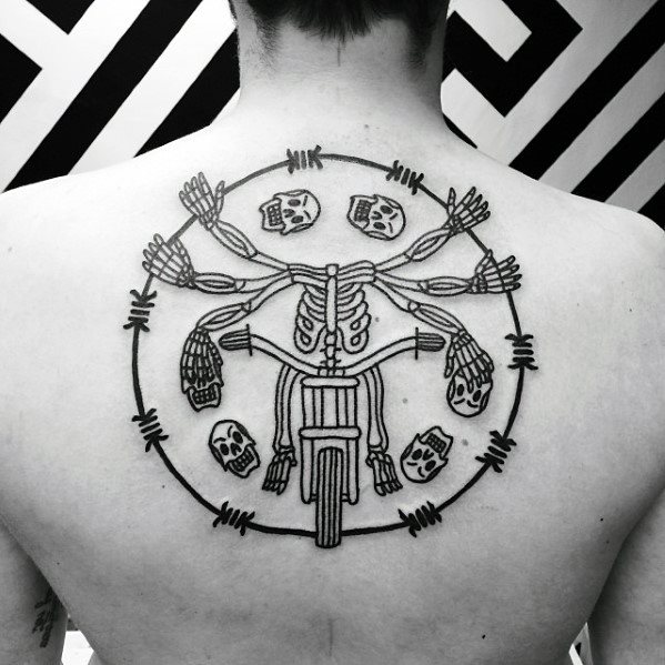 buen tatuaje y simple para hombre 09