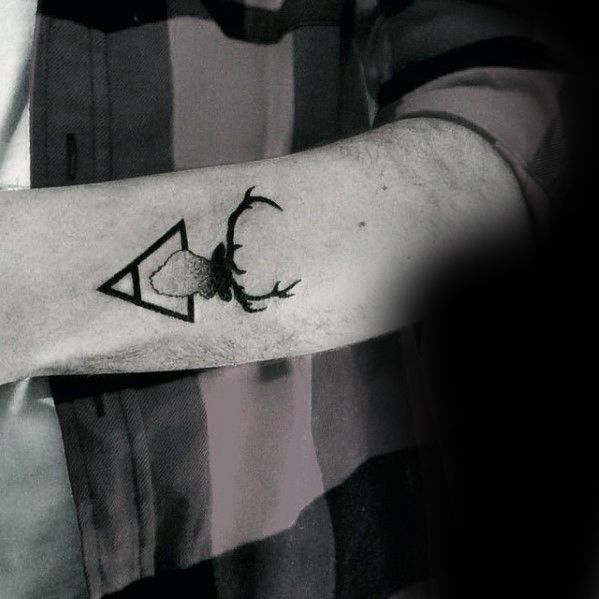 buen tatuaje y simple para hombre 35
