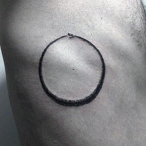 buen tatuaje y simple para hombre 39