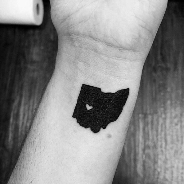 buen tatuaje y simple para hombre 41