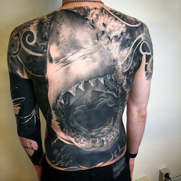 impresionante tatuaje para chico 25