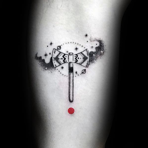 pequeno tatuaje creativo para hombre 13