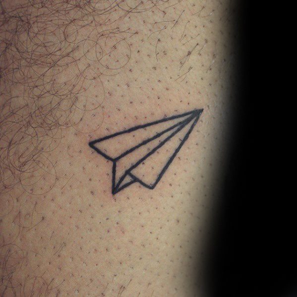 pequeno tatuaje creativo para hombre 19