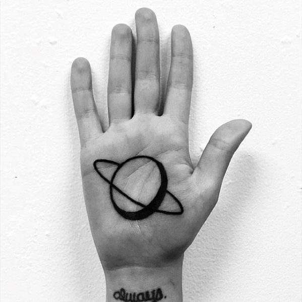 pequeno tatuaje creativo para hombre 27